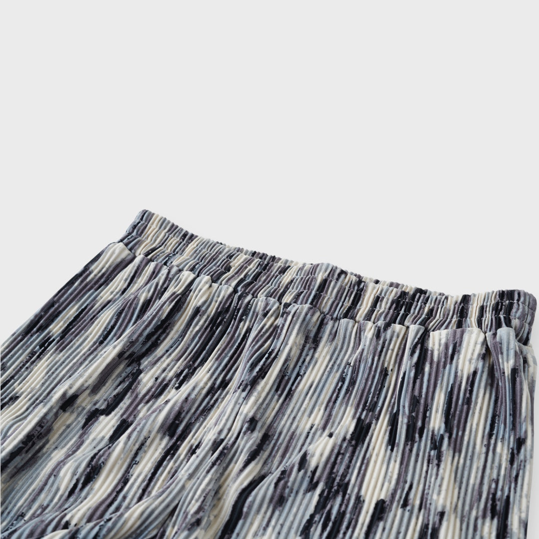 กางเกงอัดพลีท - งานอาร์ตลายเส้นสนุกตา