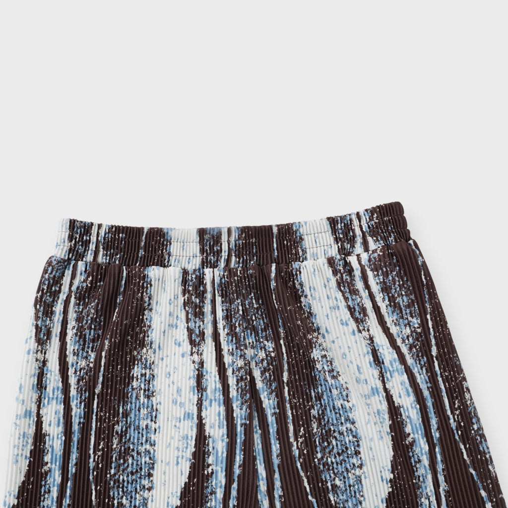 กางเกงอัดพลีทลายกราฟิก “สวมปุ๊บ…สไตล์พุ่งปั๊บ!”