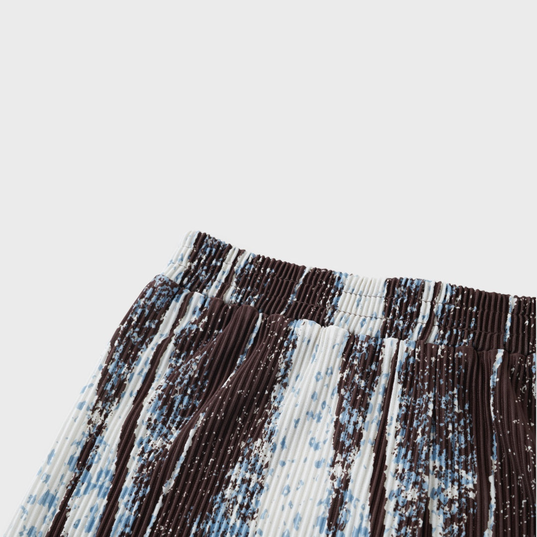 กางเกงอัดพลีทลายกราฟิก “สวมปุ๊บ…สไตล์พุ่งปั๊บ!”