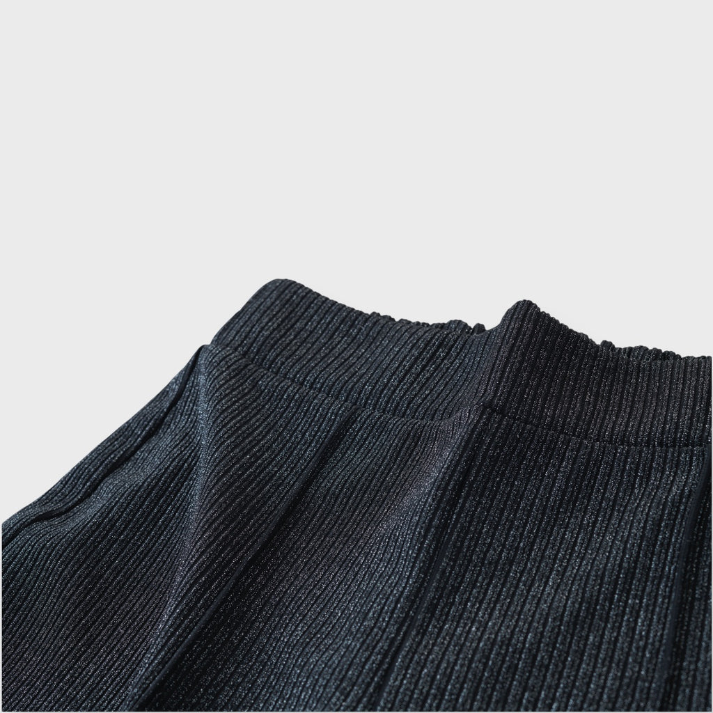 กางเกงสีดำทรงเนี๊ยบ – รุ่นที่หยิบทีไรก็รอด