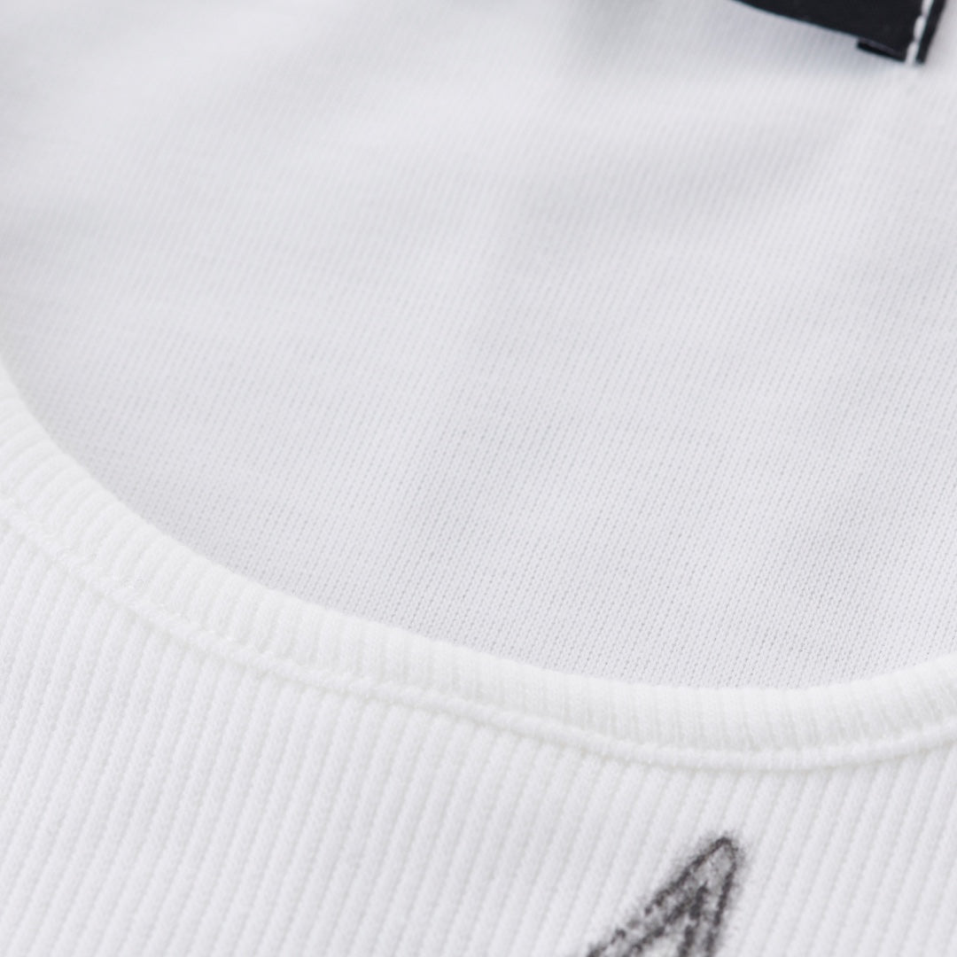 เสื้อครอปสายเท่ “Heart Rebel”  ลายหัวใจสุดเฟียร์ซ