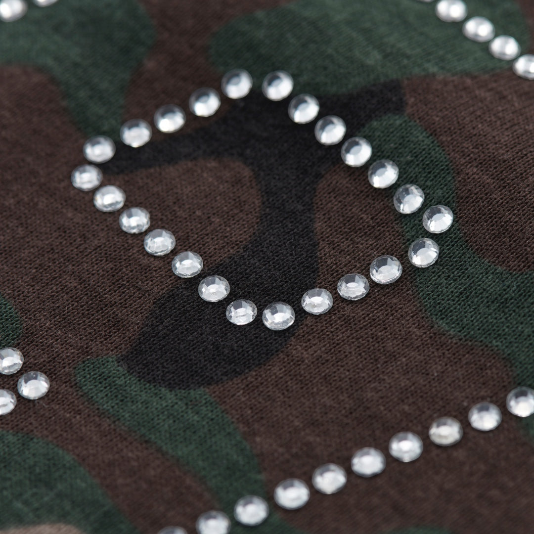 เสื้อครอปลายพรางสายสตรีท คูลแบบไม่ต้องพูดเยอะ