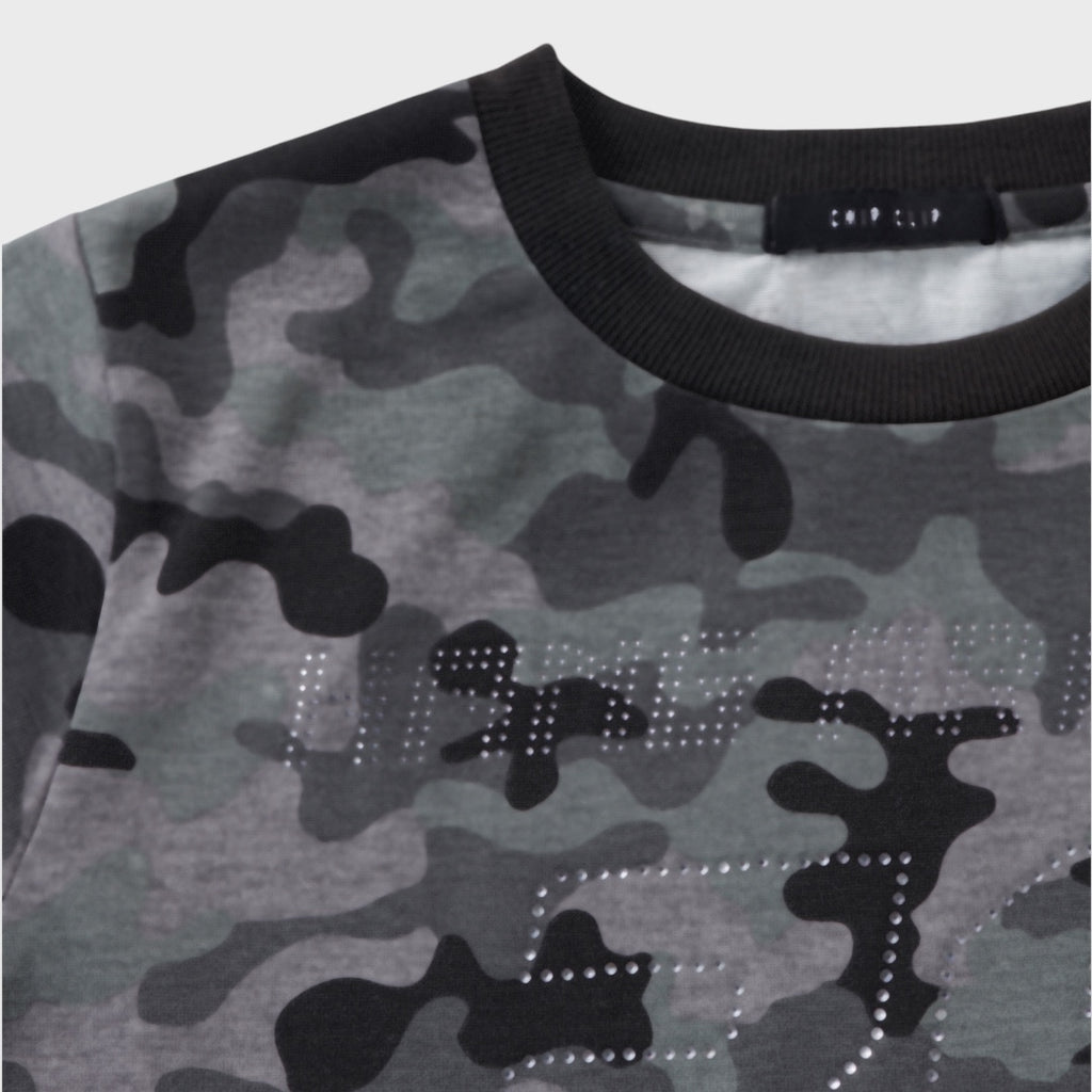 เสื้อยืดลายพรางสุดเฟียซ วิบวับแบบไม่ต้องพึ่งสปอตไลท์