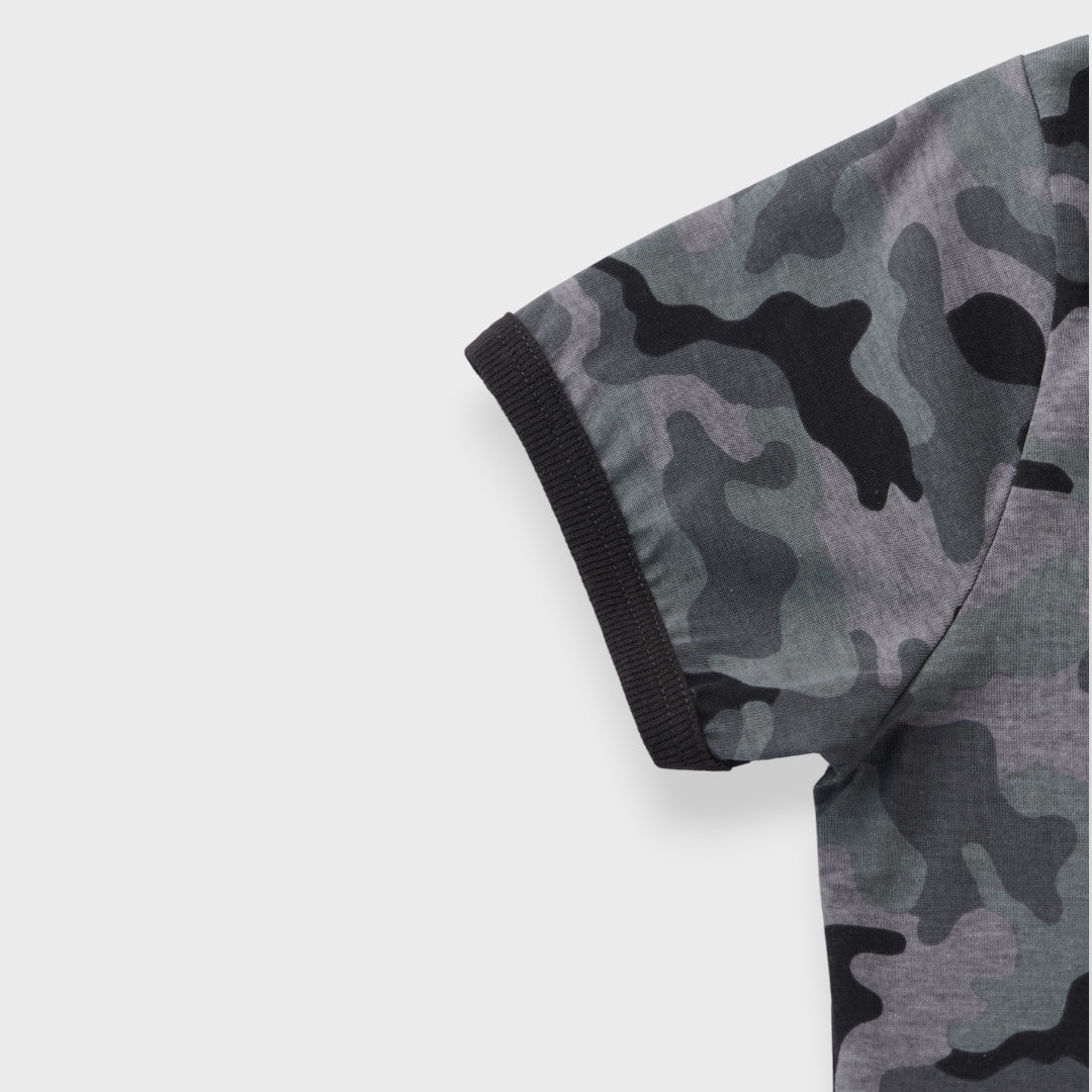 เสื้อยืดลายพรางสุดเฟียซ วิบวับแบบไม่ต้องพึ่งสปอตไลท์