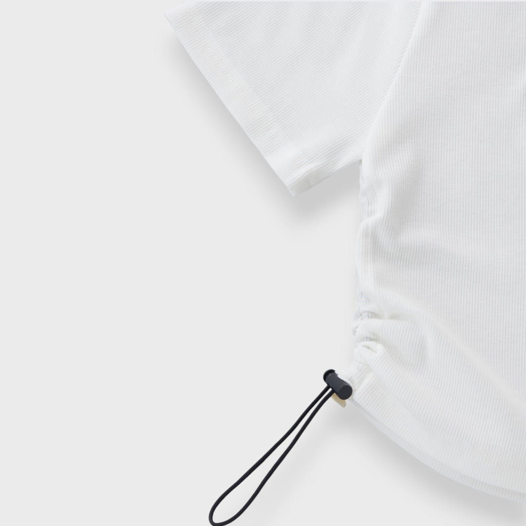 🔥 เสื้อครอป Envision รุ่นปรับเชือกข้าง – ใส่แล้วดูเป็นสาวมั่นสายคิวท์ไฟลุก