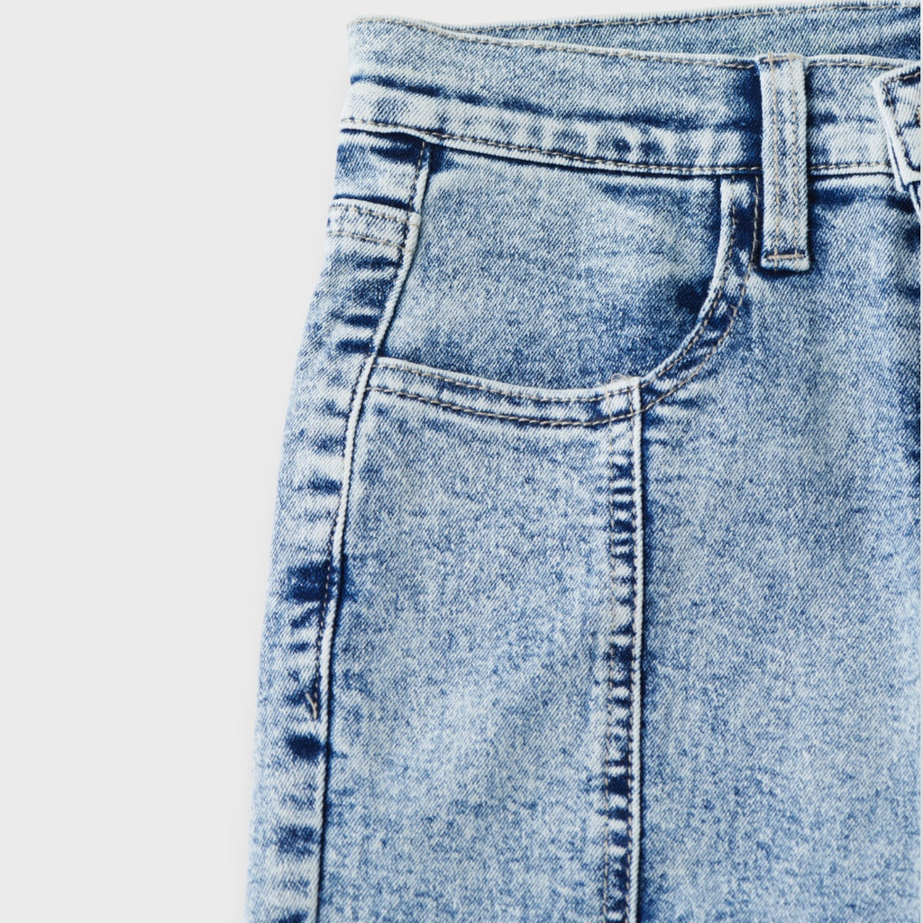 High-Waist Flare Jeans “Perfect Fit Mode!”