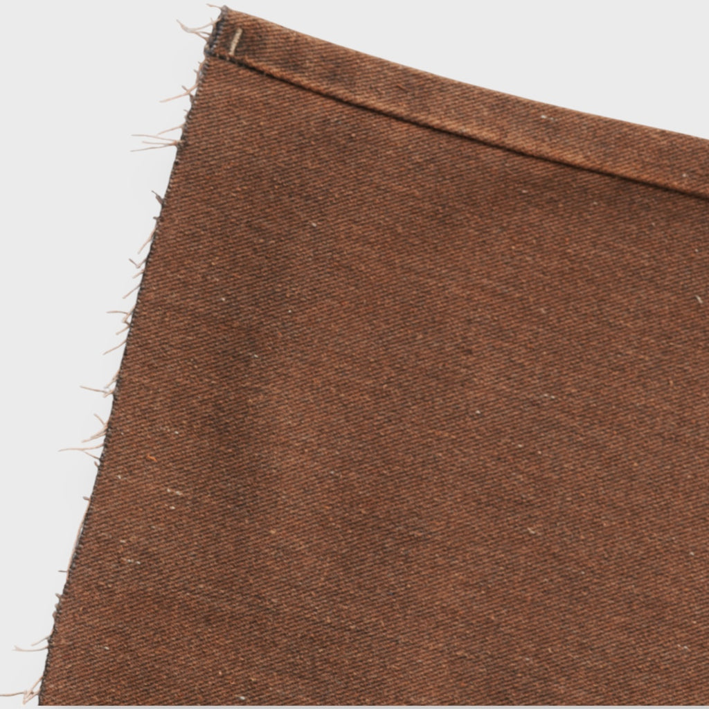 กางเกงขายาวสีบราวน์ “เท่แบบคนมีของ”