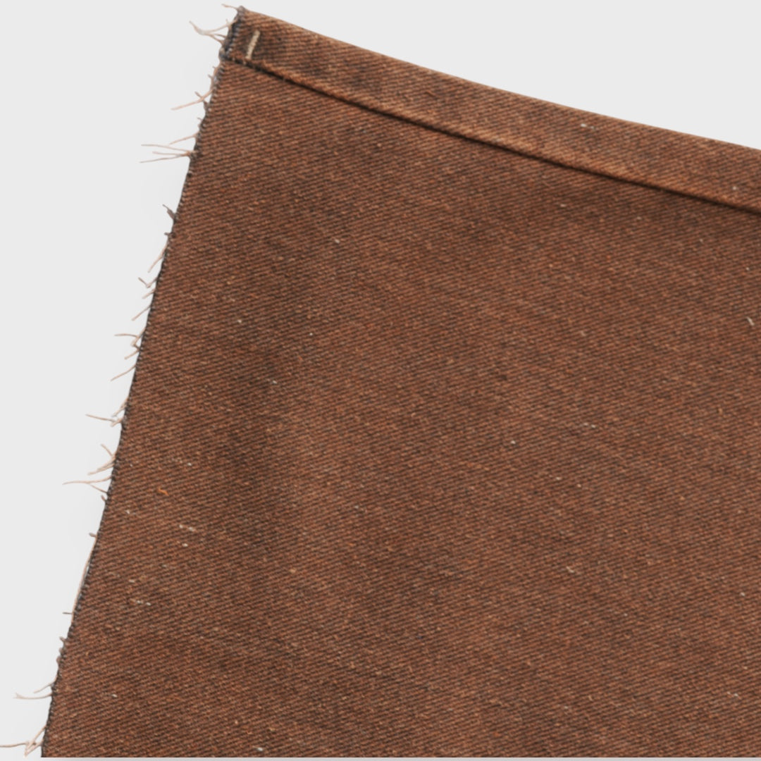 กางเกงขายาวสีบราวน์ “เท่แบบคนมีของ”