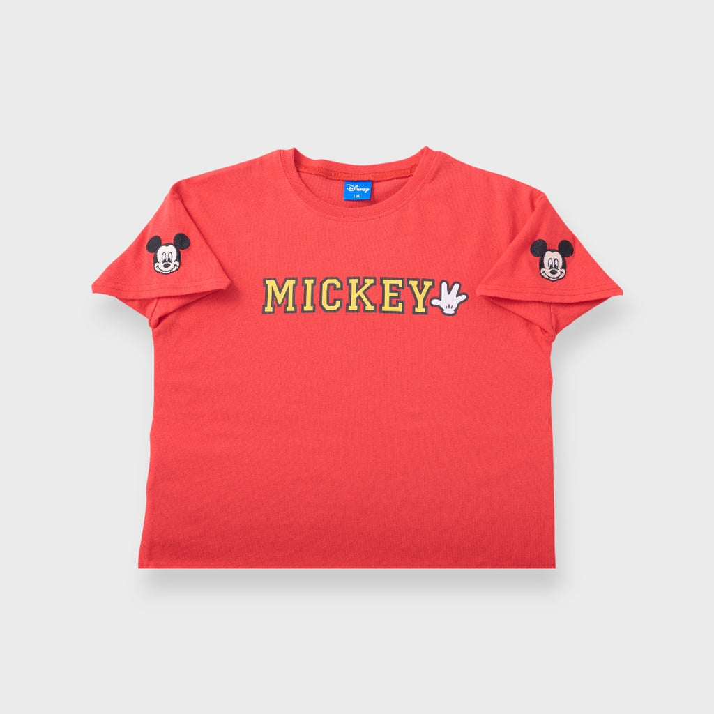เสื้อยืดเด็กมิกกี้เมาส์ สีแดงสด – คิวท์แบบคลาสสิก น่ารักแบบดิสนีย์