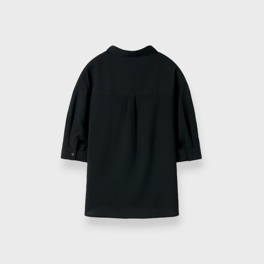 เสื้อเชิ้ตแขนห้าส่วน ทรงสวยเรียบโก้ ใส่ทำงานก็เป๊ะ เที่ยวก็ปัง