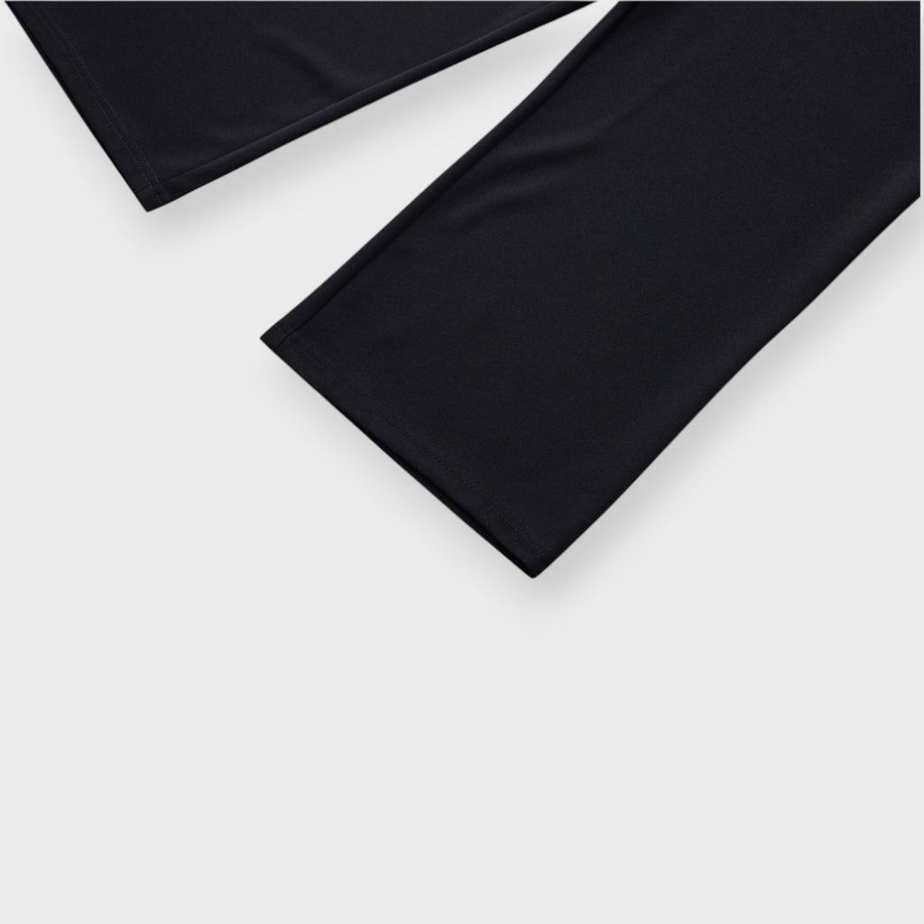 กางเกงขายาวสีดำ ทรงชิล เอวสม็อค ตัวเดียวเอาอยู่