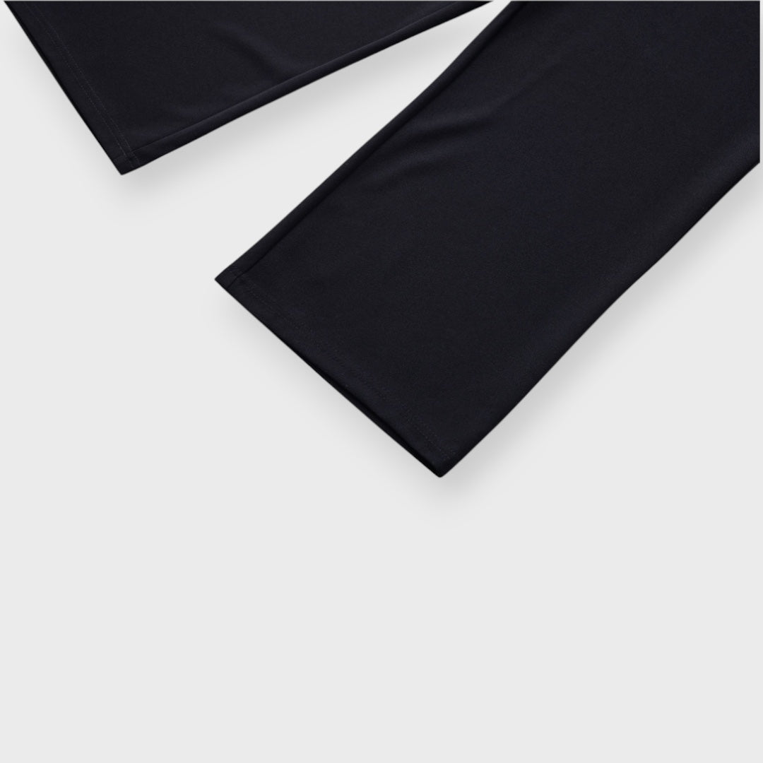 กางเกงขายาวสีดำ ทรงชิล เอวสม็อค ตัวเดียวเอาอยู่