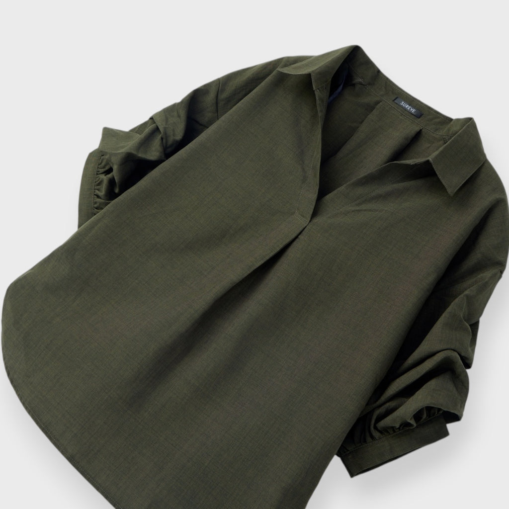 EFFORTLESS DRAPE BLOUSE – RELAXED EVERYDAY TOP WITH A CLEAN MODERN LOOK