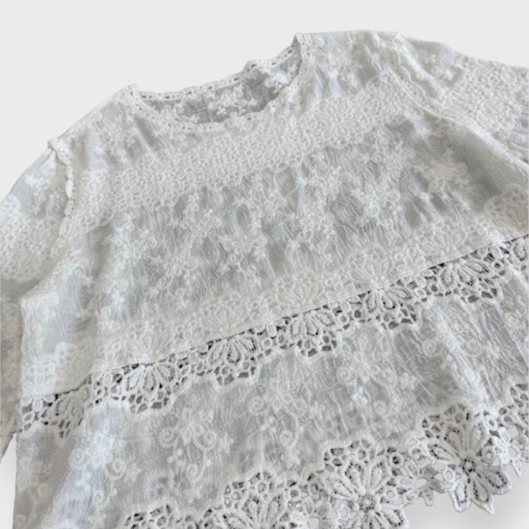 เสื้อเบลาส์ลูกไม้ Lace Blouse สไตล์วินเทจ เสื้อแฟชั่นหวานละมุน