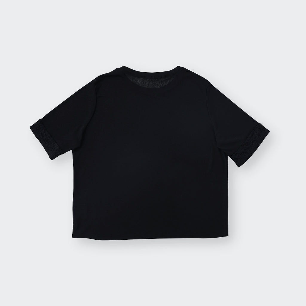 เสื้อยืดแต่งขอบแขนลูกไม้ ลุคเรียบแต่แอบหวาน