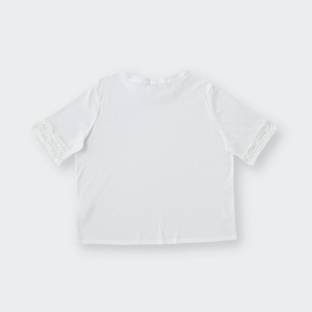 เสื้อยืดแต่งขอบแขนลูกไม้ ลุคเรียบแต่แอบหวาน