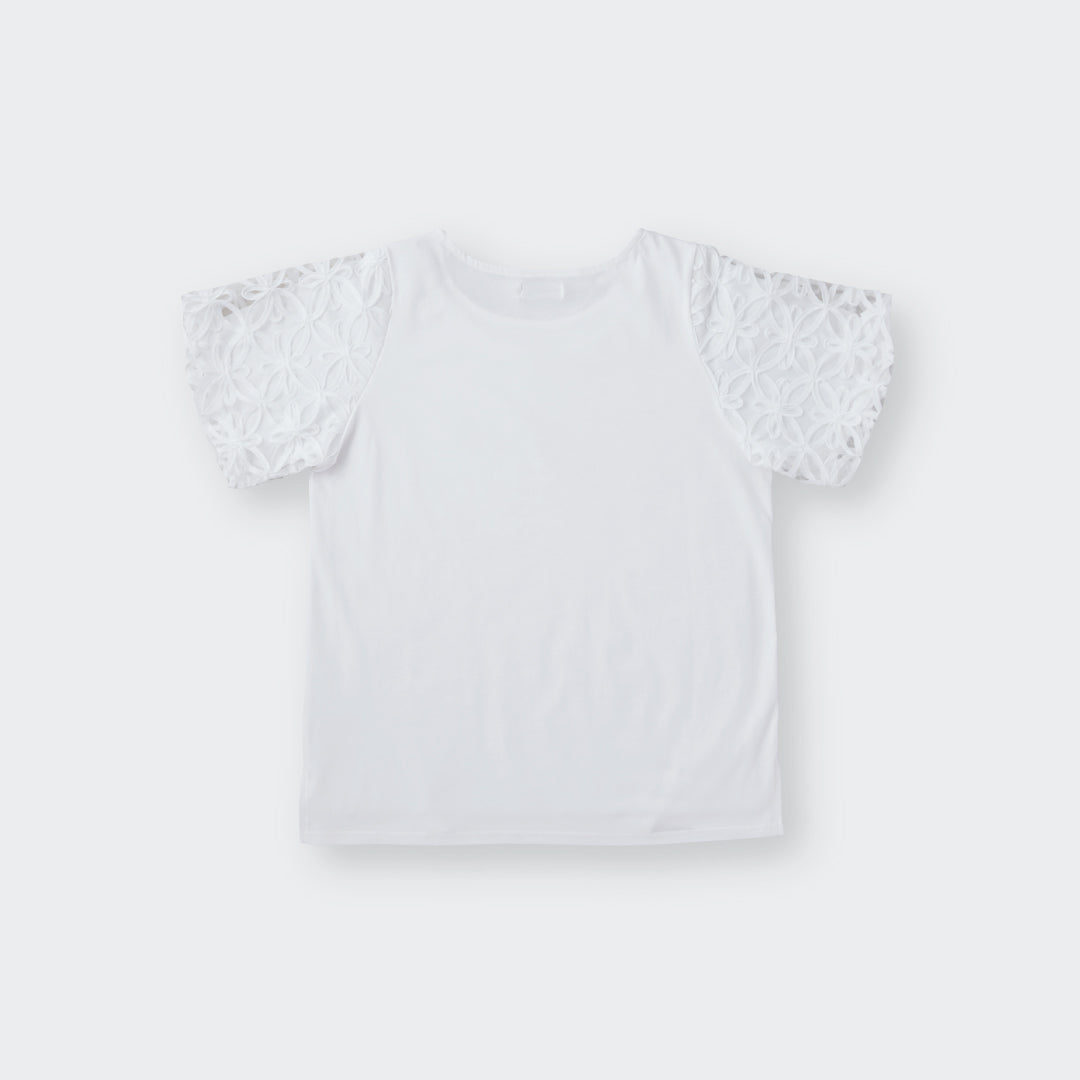 เสื้อยืดแขนลูกไม้ดอกไม้ – เรียบๆ แต่แขนโดดเด่น