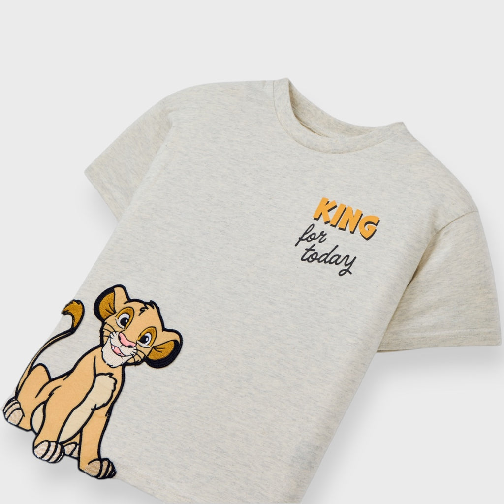 Kids (Size 110-130) เสื้อยืดเด็ก ลายไลอ้อนคิง "ฮากูน่า มาทาท่า" เจ้าป่าน้อยหัวใจแฮปปี้
