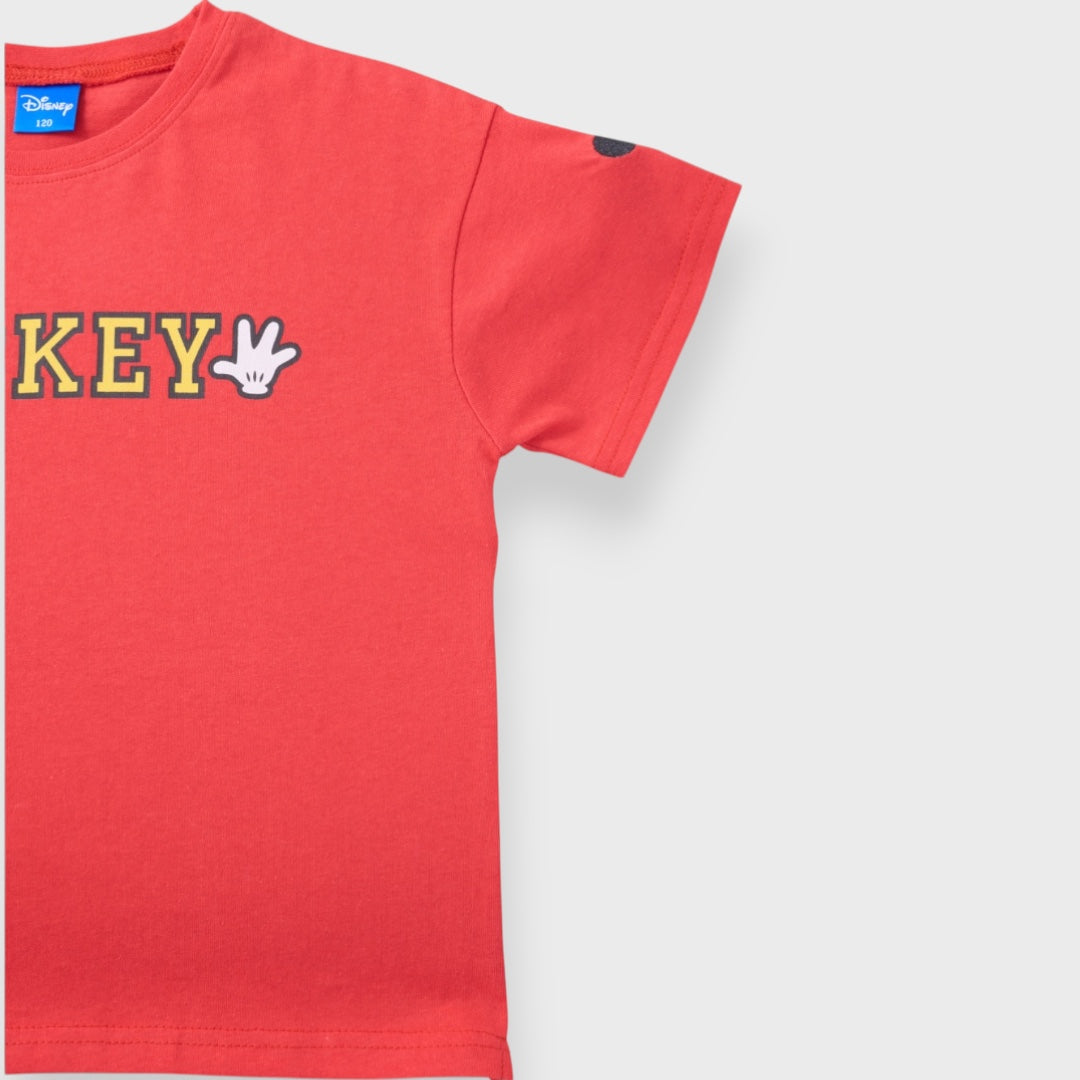 เสื้อยืดเด็กมิกกี้เมาส์ สีแดงสด – คิวท์แบบคลาสสิก น่ารักแบบดิสนีย์