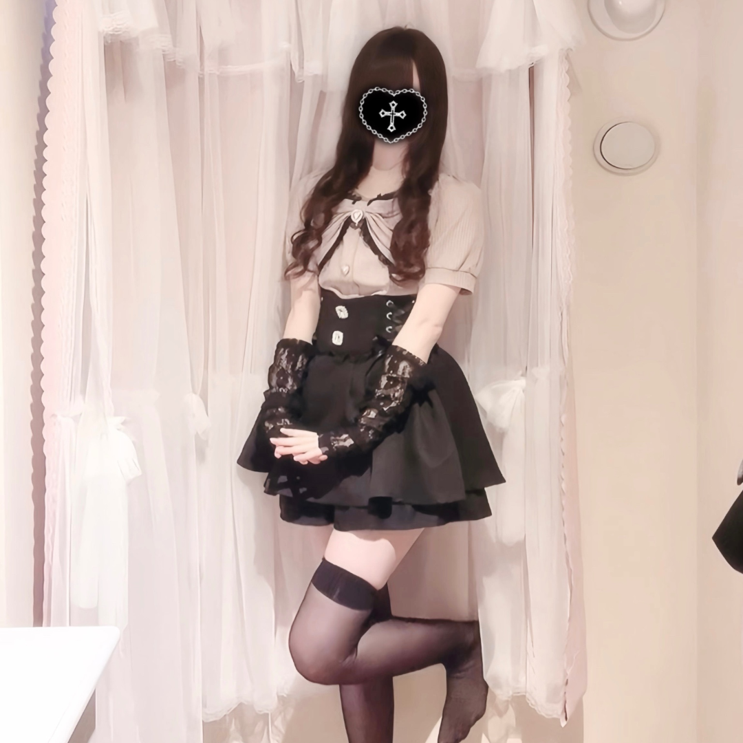 Majoretty x Kokone - เสื้อเบาส์ผ้ายืด แต่งโบว์หัวใจสไตล์ Jirai Kei สุดคิ้วท์จากญี่ปุ่น