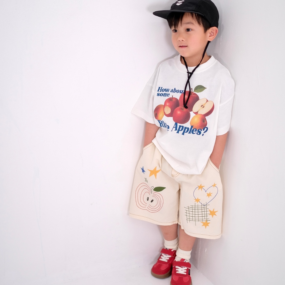 BOLD APPLE GRAPHIC T-SHIRT (100～120CM）