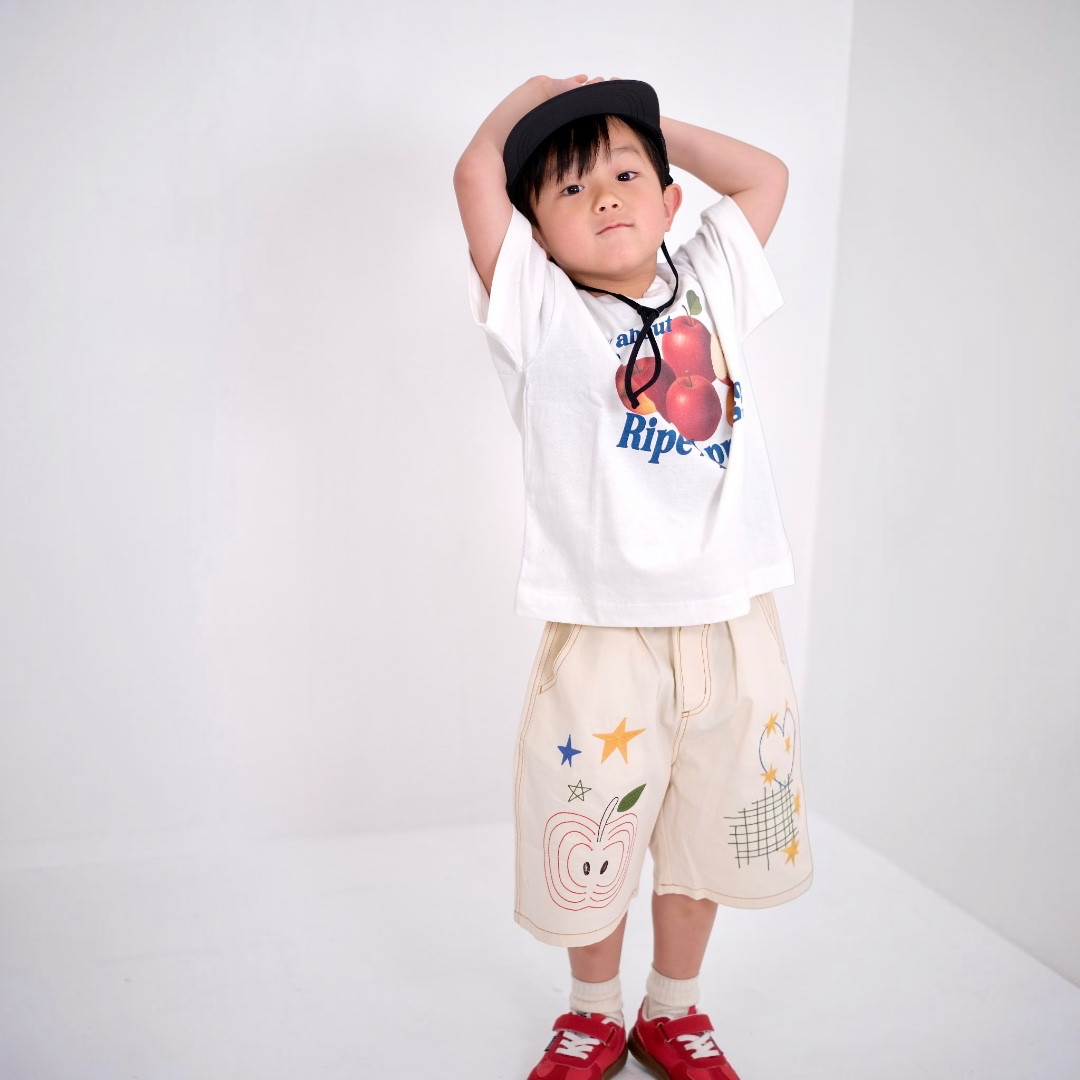 BOLD APPLE GRAPHIC T-SHIRT (100～120CM）