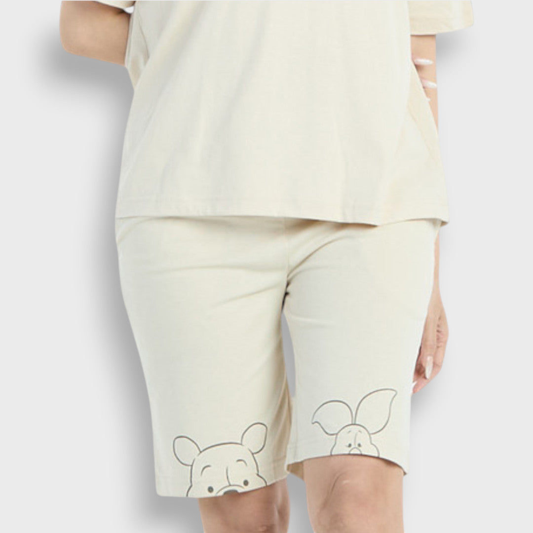 กางเกงขาสั้นหมีพูห์ & พิกเลต – ลุคน่ารักชวนอมยิ้ม 2 สีสุดละมุน (Size S-LL)