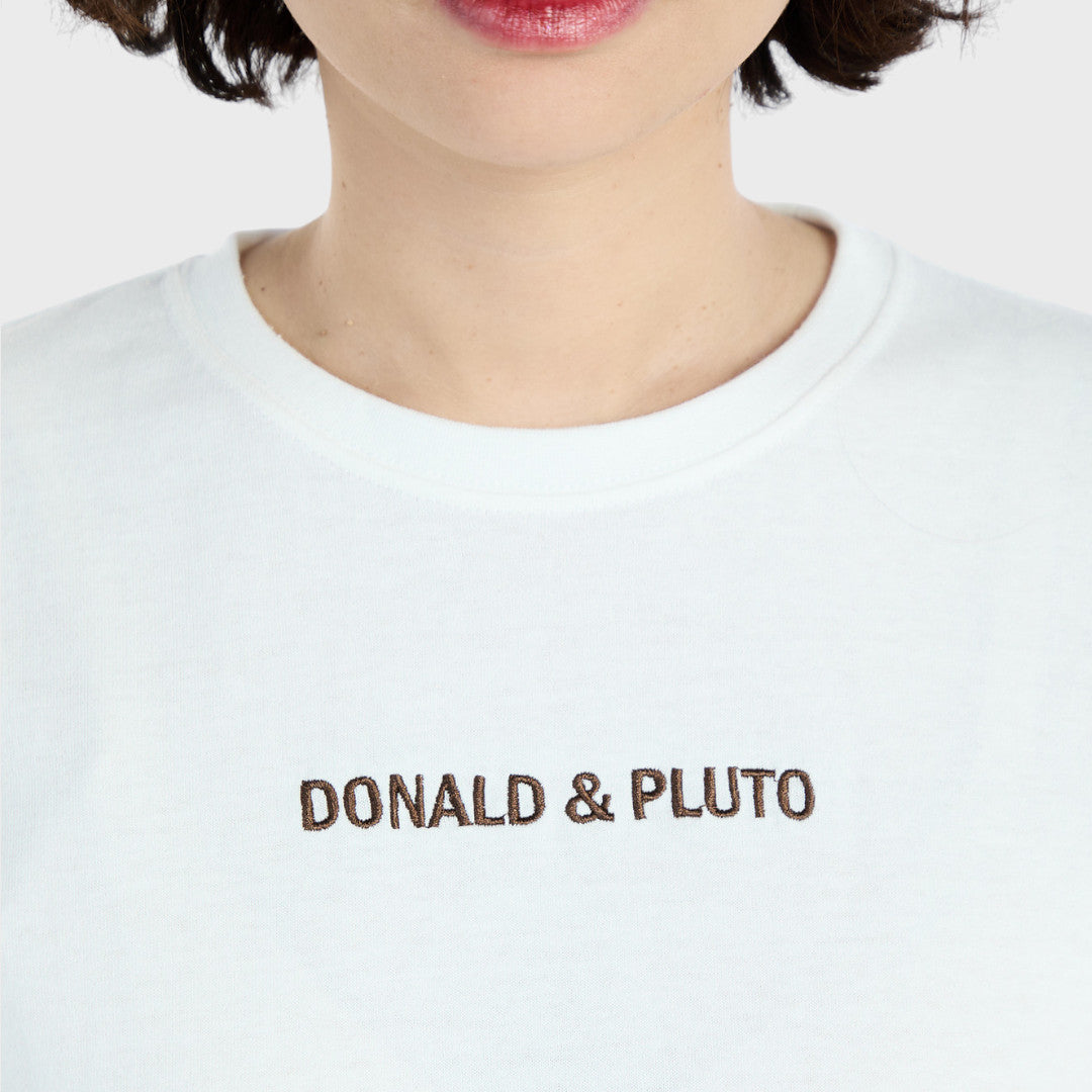 เสื้อยืด Donald & Pluto ลายคู่หูพาเที่ยว – สนุกสดใสสายลุยคลื่น (Size S-LL)