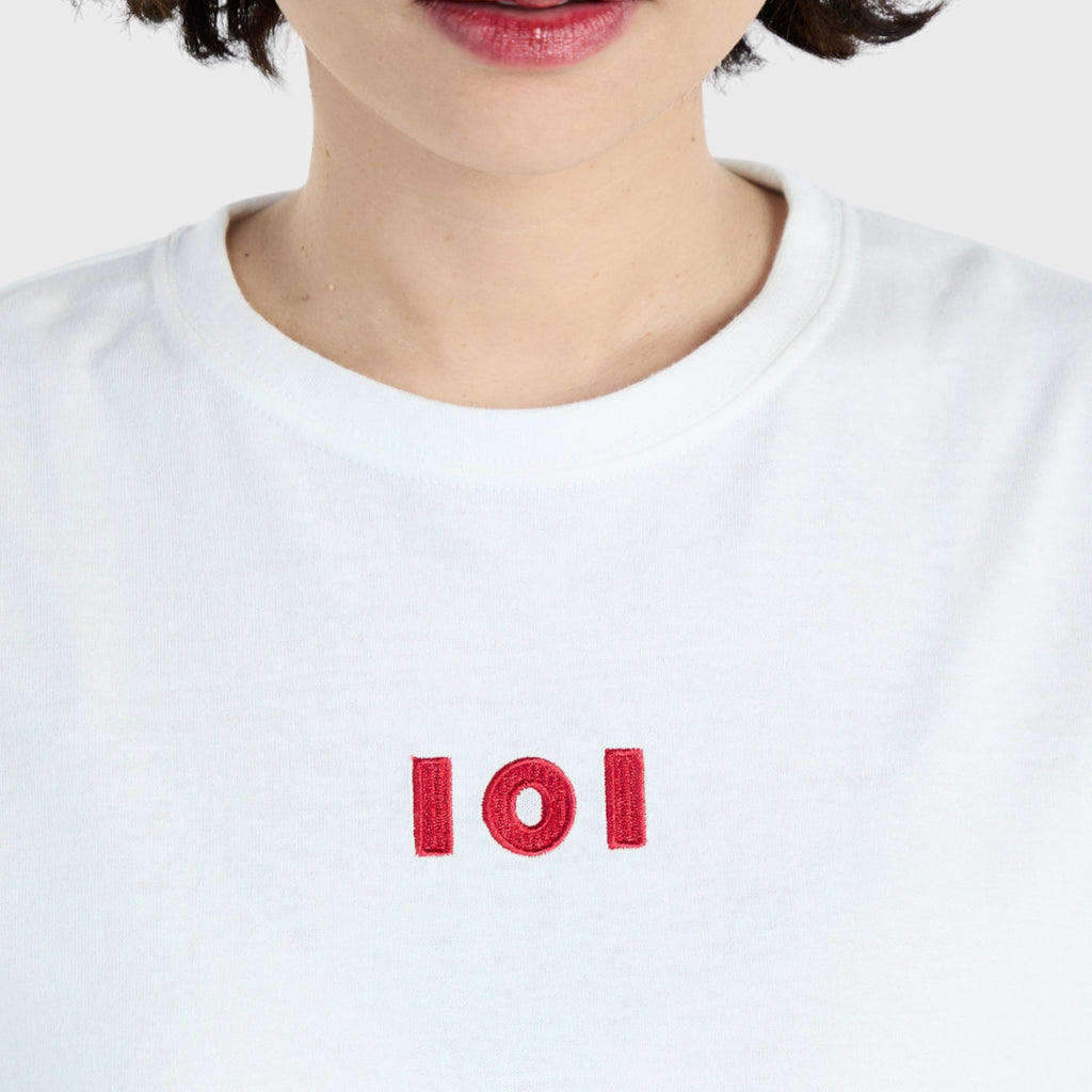 เสื้อยืด “101 ดัดเมเชีบล” – ขาวคูล ลายตรงแขนสุดเท่ (Size S-LL)