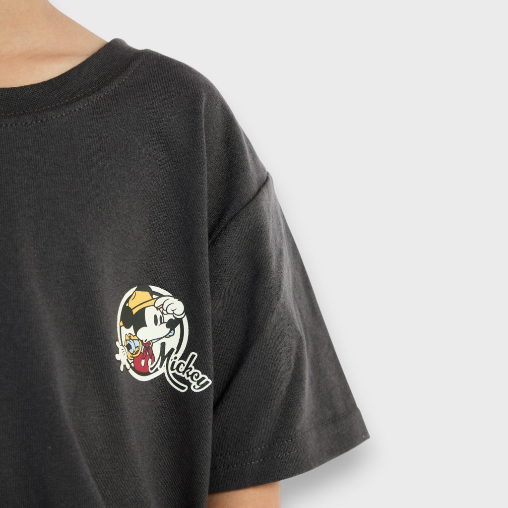 KIDS (SIZE 140-160) DISNEY MICKEY MOUSE & PLUTO T-SHIRT CHARCOAL “MICKEY MOUSE ADVENTURES”