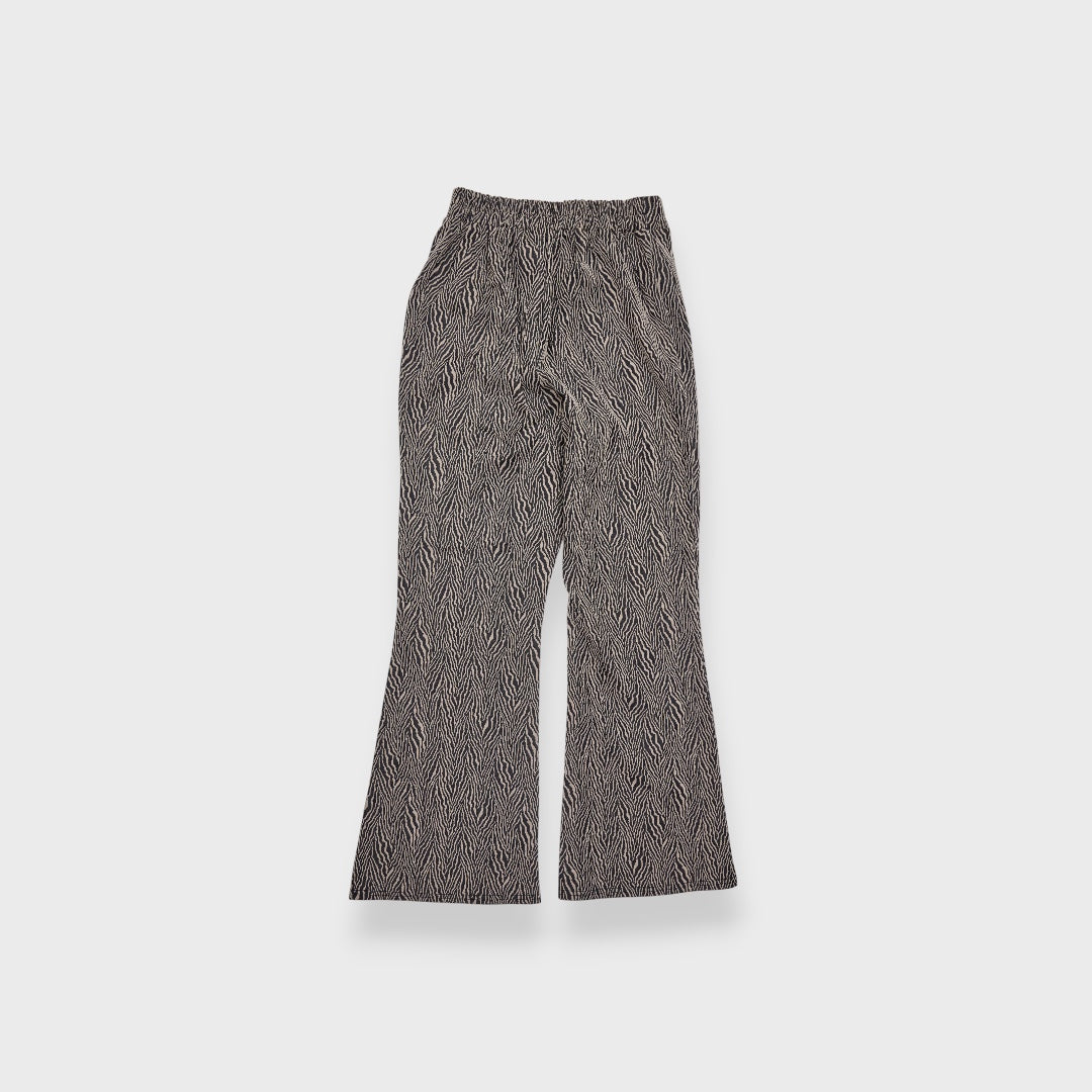 เสือซุ่ม Pants – อยู่นิ่งแต่มีพลัง ลายนี้ไม่ต้องคำรามแต่ถ้าขยับคือสวยสะเทือน