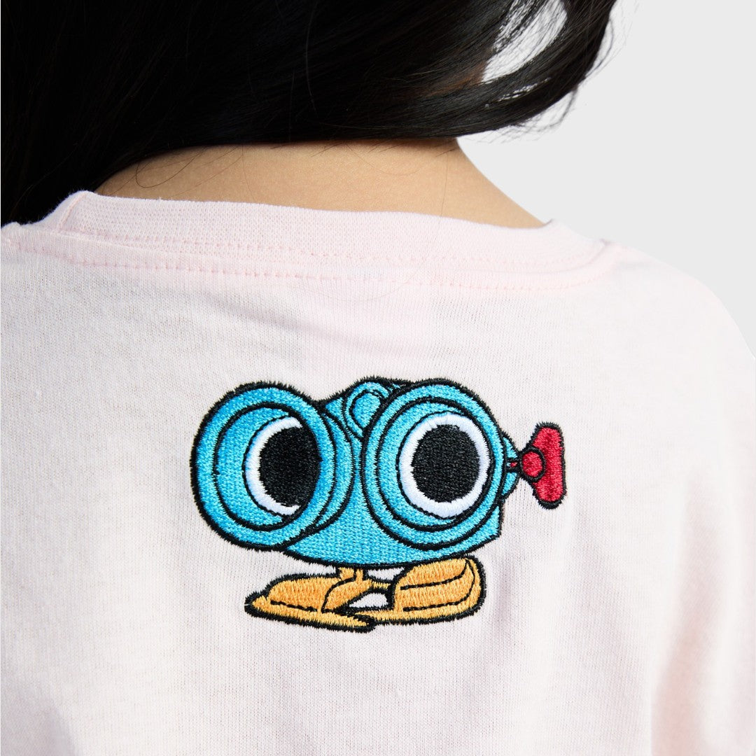 Kids (Size 130-150) เสื้อยืดเด็กสีครีม 30 Years of Fun รวมแก๊งของเล่นสุดป่วน ใส่แล้วความสนุกพุ่ง!