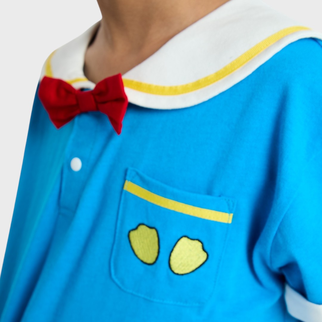 Kids (Size 110-130) เสื้อยืดเด็ก Disney โดนัลด์ดั๊ก สีฟ้าคอปกกะลาสี โบว์แดงพร้อมผจญภัย