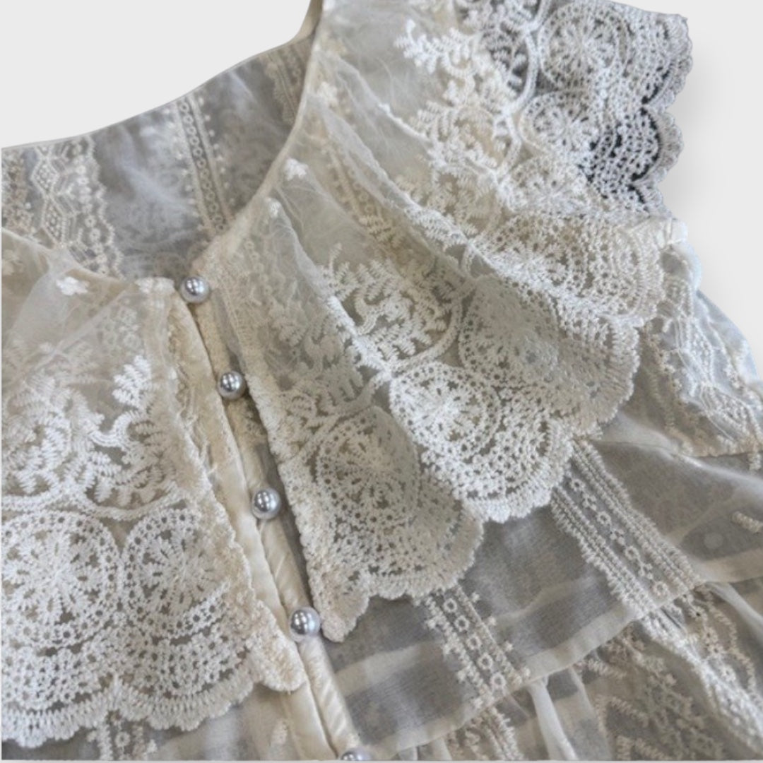 เสื้อเบลาส์ลูกไม้ผู้หญิง Lace Blouse สไตล์วินเทจ เสื้อแฟชั่นหวานหรู