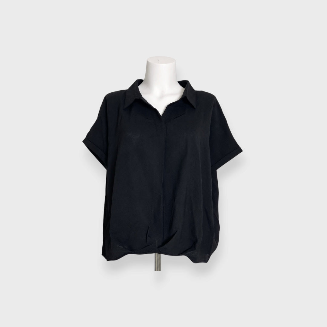 WOMEN’S TWIST HEM SHORT SLEEVE BLOUSE