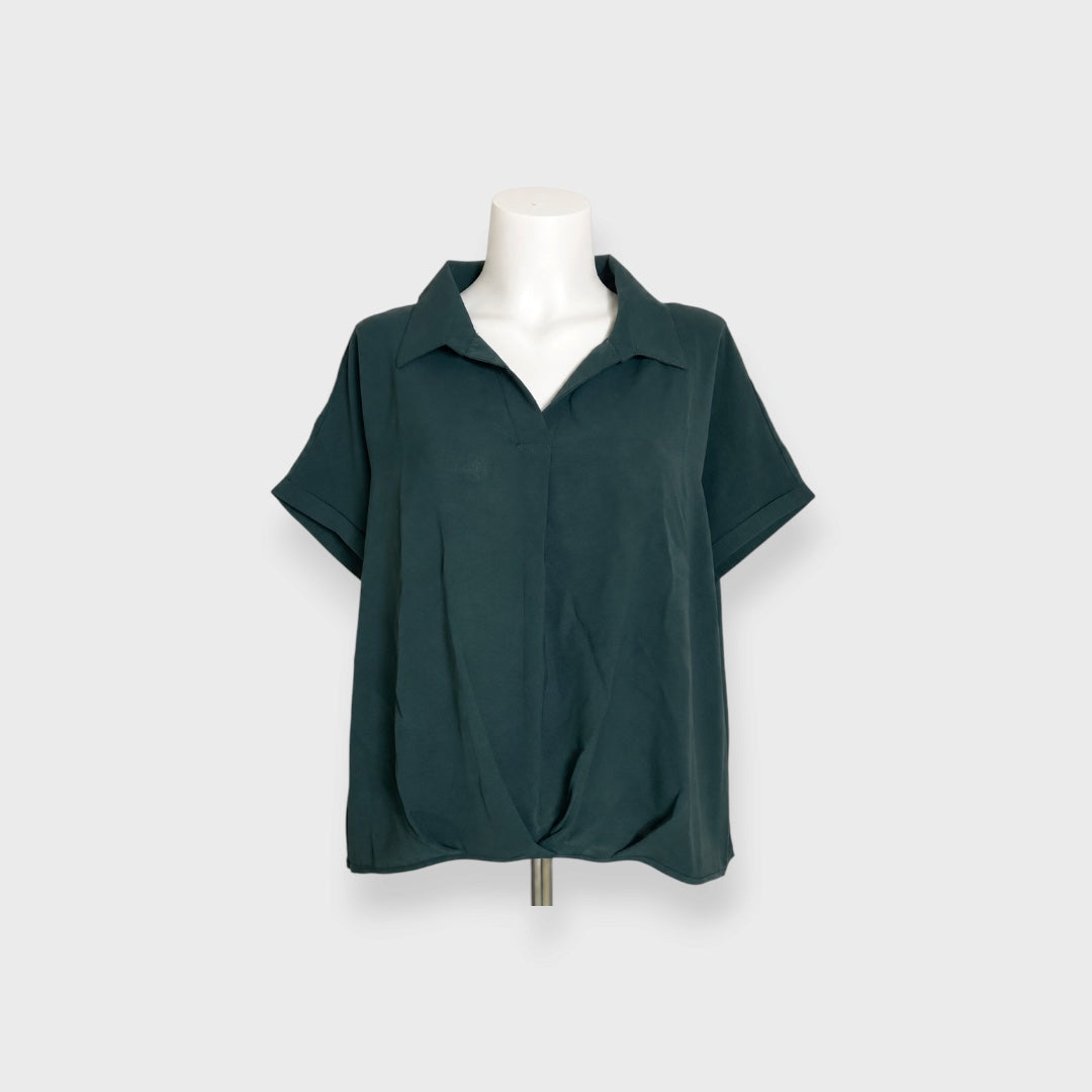WOMEN’S TWIST HEM SHORT SLEEVE BLOUSE