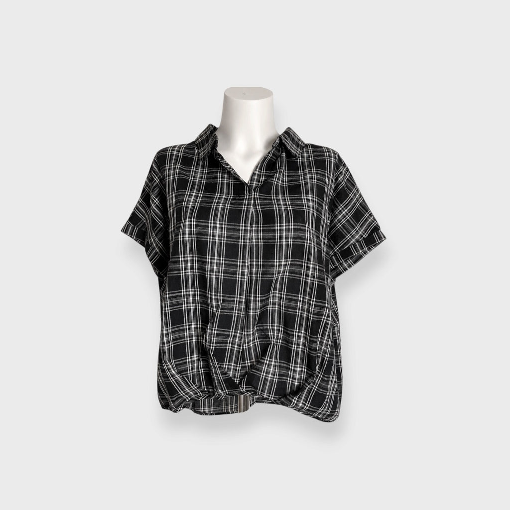 WOMEN’S TWIST HEM SHORT SLEEVE BLOUSE