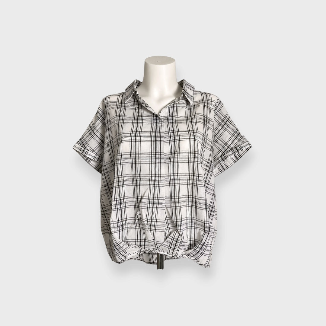 WOMEN’S TWIST HEM SHORT SLEEVE BLOUSE