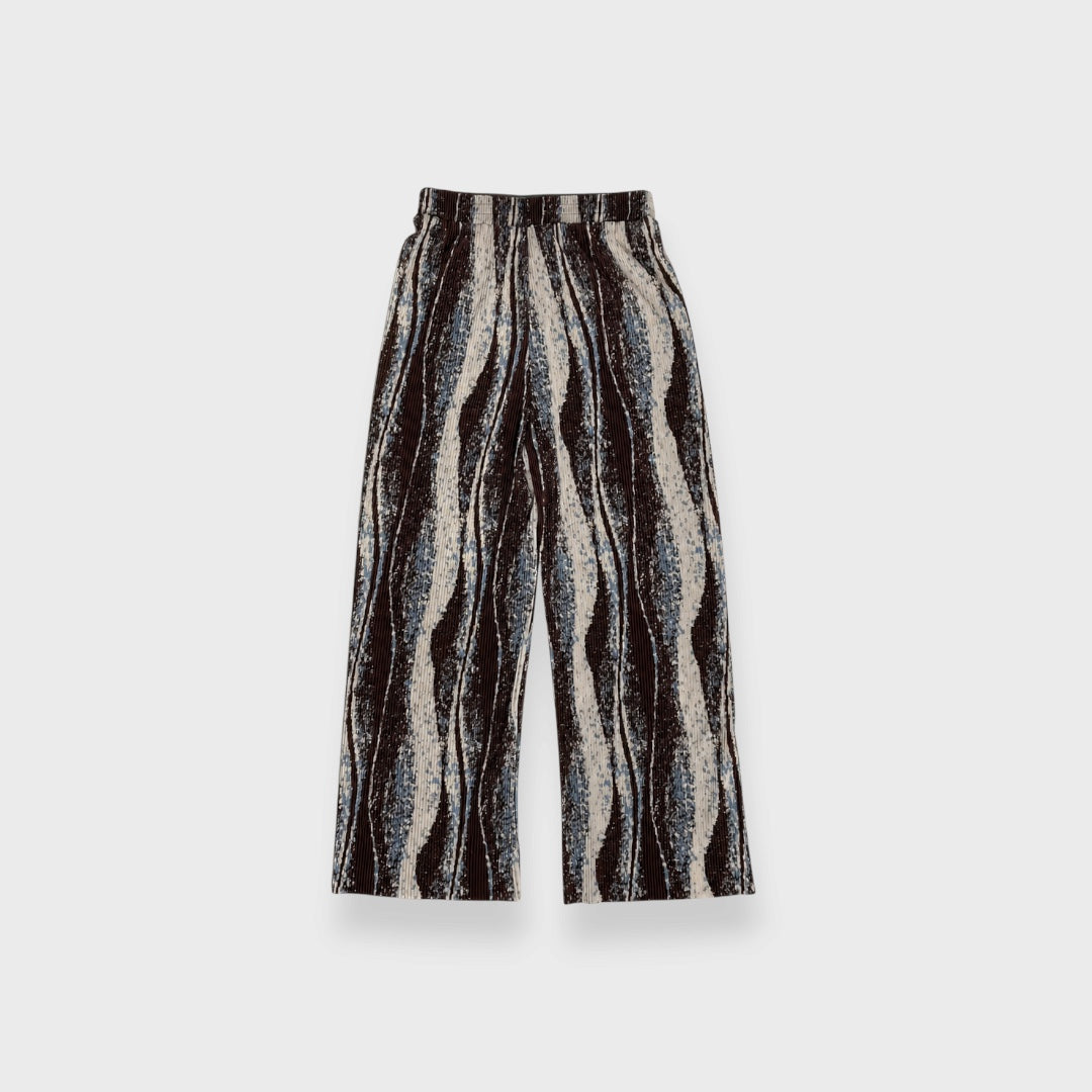 Graphic Pleated Pants – “Effortless chic in one piece”